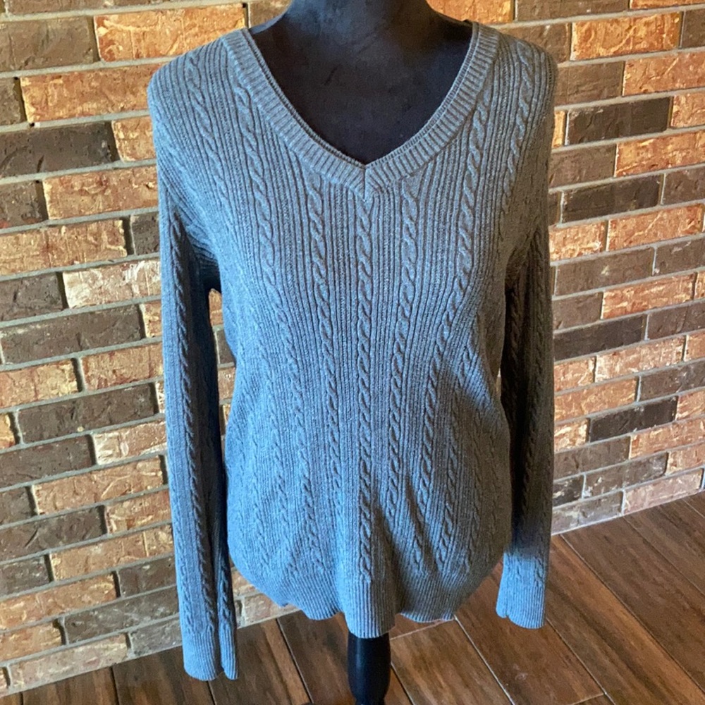 Size medium gray cable knit vneck sweater